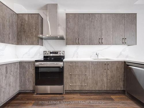 4-80 Holwood Ave, Toronto, ON - Indoor Photo Showing Kitchen