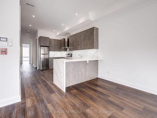 4-80 Holwood Ave, Toronto, ON - Indoor Photo Showing Kitchen