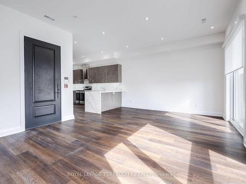 4-80 Holwood Ave, Toronto, ON - Indoor Photo Showing Kitchen