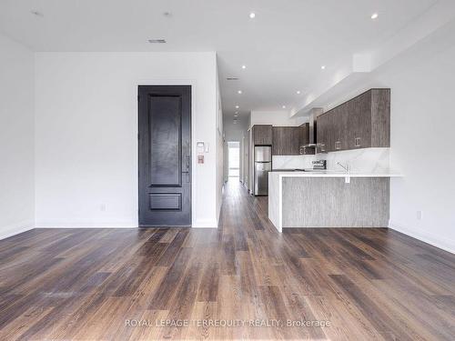 4-80 Holwood Ave, Toronto, ON - Indoor Photo Showing Kitchen