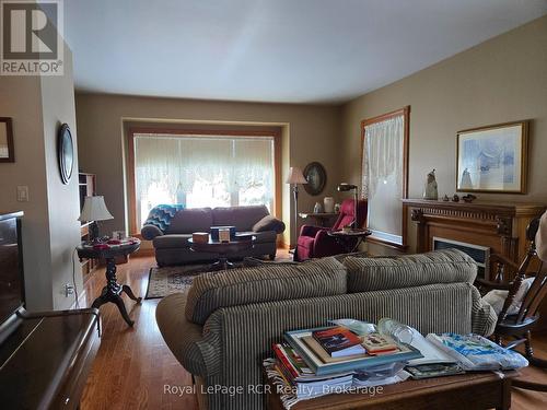 243392 Southgate Rd 24 Road, Southgate, ON - Indoor Photo Showing Living Room