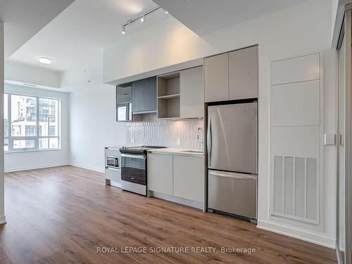 237-405 Dundas St W, Oakville, ON - Indoor Photo Showing Kitchen With Stainless Steel Kitchen