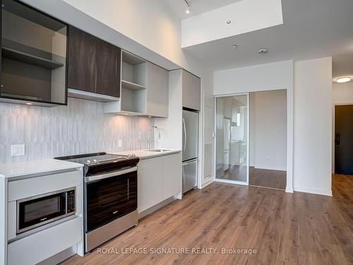 237-405 Dundas St W, Oakville, ON - Indoor Photo Showing Kitchen