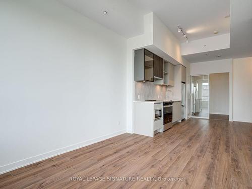 237-405 Dundas St W, Oakville, ON - Indoor Photo Showing Kitchen