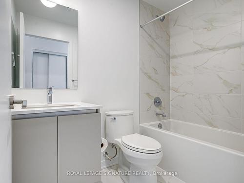 237-405 Dundas St W, Oakville, ON - Indoor Photo Showing Bathroom