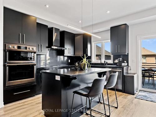 4069 Brock St, Lincoln, ON - Indoor Photo Showing Kitchen With Upgraded Kitchen