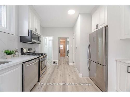 24 Keith St, Hamilton, ON - Indoor Photo Showing Kitchen