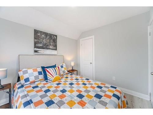 24 Keith St, Hamilton, ON - Indoor Photo Showing Bedroom