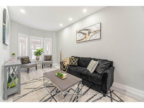 24 Keith St, Hamilton, ON - Indoor Photo Showing Living Room