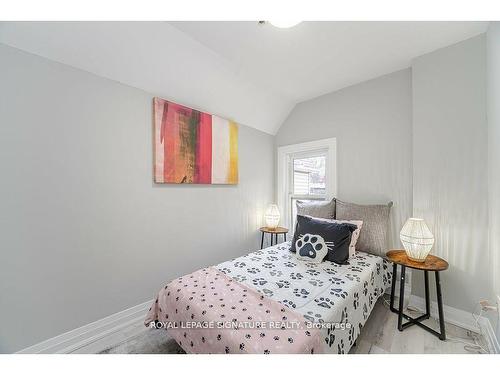 24 Keith St, Hamilton, ON - Indoor Photo Showing Bedroom