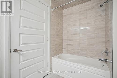 334 - 128 Grovewood Common, Oakville, ON - Indoor Photo Showing Bathroom