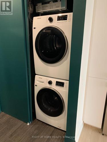 210 - 1240 Cummings Avenue, Ottawa, ON - Indoor Photo Showing Laundry Room