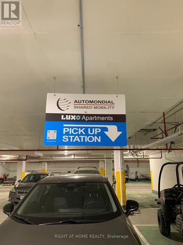 210 - 1240 Cummings Avenue, Ottawa, ON - Indoor Photo Showing Garage