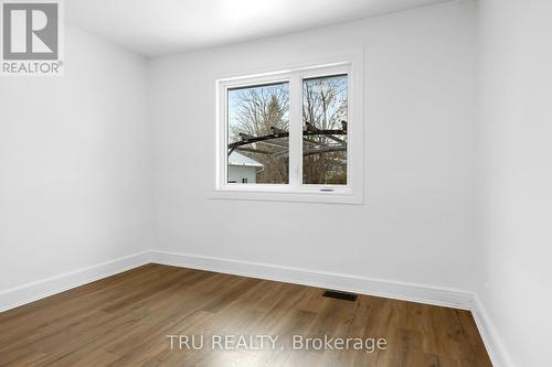 926 Winnington Avenue, Ottawa, ON - Indoor Photo Showing Other Room