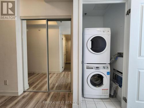 512 - 195 Bonis Avenue, Toronto, ON - Indoor Photo Showing Laundry Room