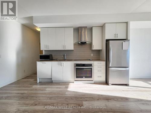 512 - 195 Bonis Avenue, Toronto, ON - Indoor Photo Showing Kitchen