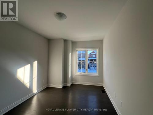 154 Rowe Street, Bradford West Gwillimbury, ON - Indoor Photo Showing Other Room