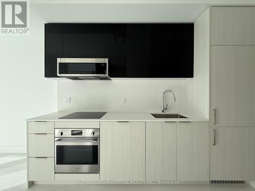 601 - 308 Jarvis Street, Toronto, ON - Indoor Photo Showing Kitchen