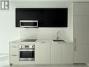 601 - 308 Jarvis Street, Toronto, ON  - Indoor Photo Showing Kitchen 