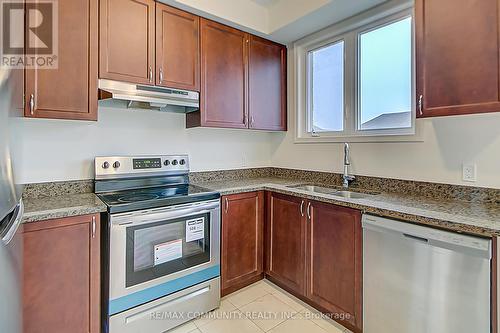 1424 Coral Springs Path, Oshawa, ON - Indoor Photo Showing Kitchen With Double Sink