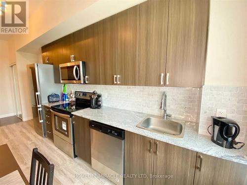 619 - 22 East Haven Drive, Toronto, ON - Indoor Photo Showing Kitchen