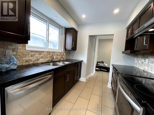 Main Fl - 28 Sandrift Square, Toronto, ON - Indoor Photo Showing Kitchen With Double Sink