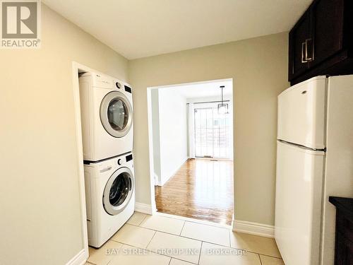 Main Fl - 28 Sandrift Square, Toronto, ON - Indoor Photo Showing Laundry Room