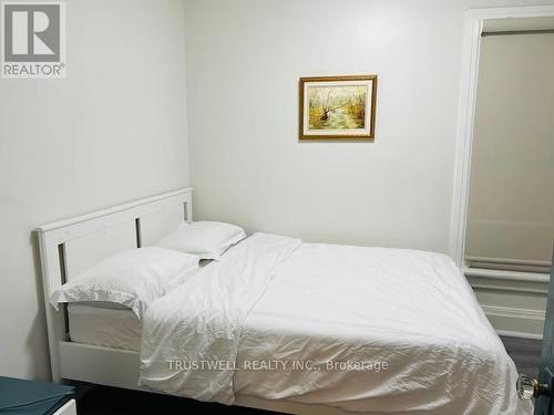 4746 Lovell Place, Niagara Falls, ON - Indoor Photo Showing Bedroom