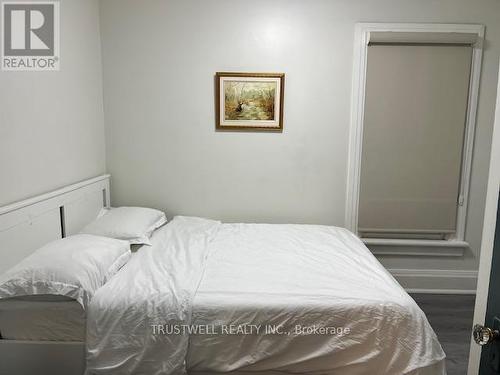 4746 Lovell Place, Niagara Falls, ON - Indoor Photo Showing Bedroom