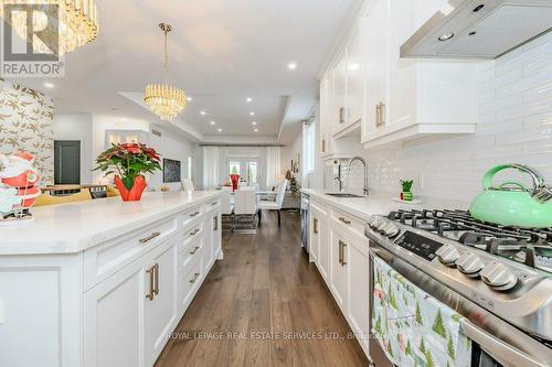 9 - 6 Beckett Drive, Brantford, ON - Indoor Photo Showing Kitchen With Upgraded Kitchen