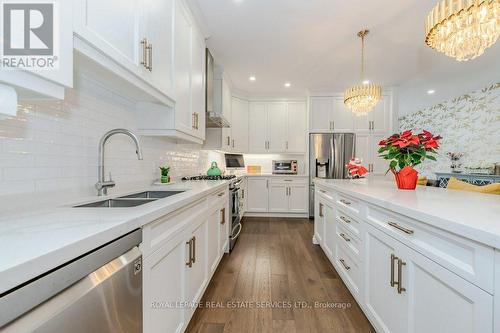 9 - 6 Beckett Drive, Brantford, ON - Indoor Photo Showing Kitchen With Double Sink With Upgraded Kitchen