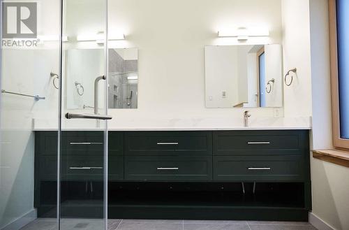 1005 Basin Lane, Revelstoke, BC - Indoor Photo Showing Bathroom