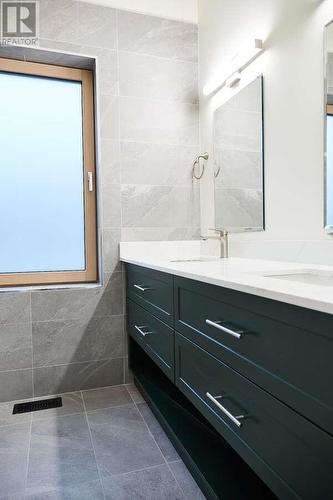 1005 Basin Lane, Revelstoke, BC - Indoor Photo Showing Bathroom