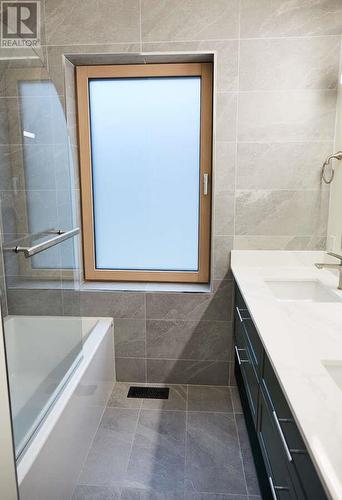 1005 Basin Lane, Revelstoke, BC - Indoor Photo Showing Bathroom