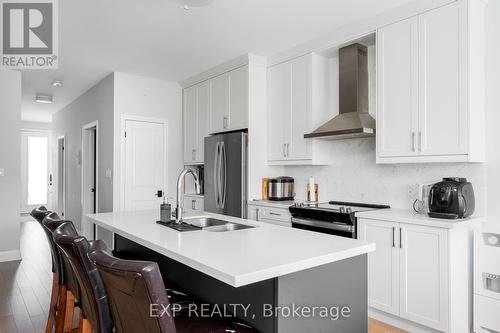 34 Periwinkle Road, Springwater, ON - Indoor Photo Showing Kitchen With Upgraded Kitchen