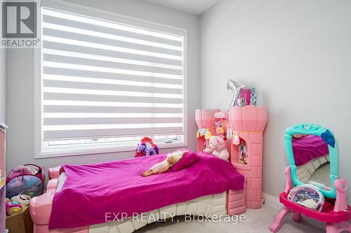 34 Periwinkle Road, Springwater, ON - Indoor Photo Showing Bedroom