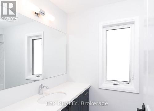 34 Periwinkle Road, Springwater, ON - Indoor Photo Showing Bathroom