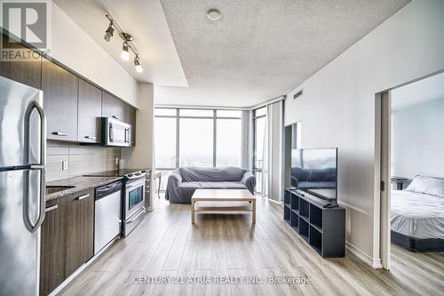 3802 - 832 Bay Street, Toronto, ON - Indoor Photo Showing Kitchen