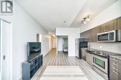 3802 - 832 Bay Street, Toronto, ON - Indoor Photo Showing Kitchen