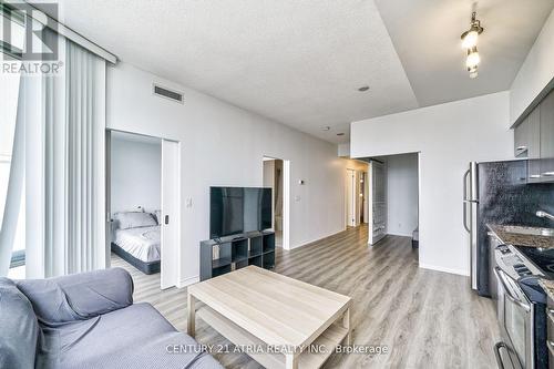 3802 - 832 Bay Street, Toronto, ON - Indoor