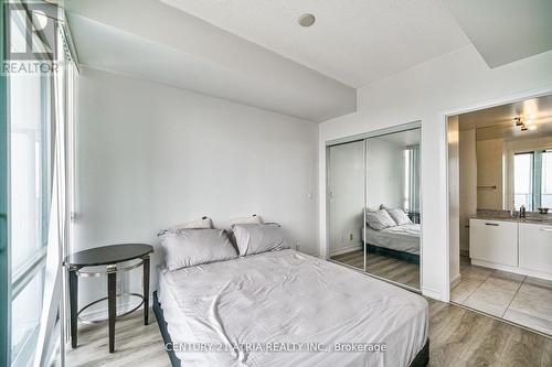 3802 - 832 Bay Street, Toronto, ON - Indoor Photo Showing Bedroom