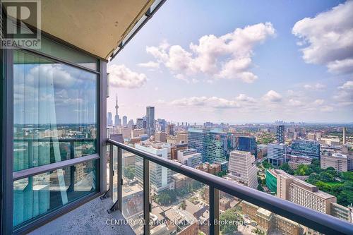 3802 - 832 Bay Street, Toronto, ON - Outdoor With View With Exterior