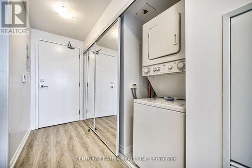 3802 - 832 Bay Street, Toronto, ON - Indoor Photo Showing Laundry Room