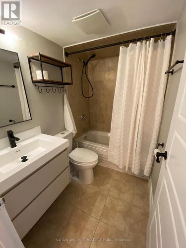 701 - 2301 Derry Road W, Mississauga, ON - Indoor Photo Showing Bathroom