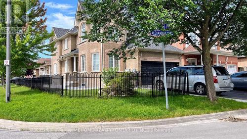 298 Alexander Cres Upper Apt, Milton, ON - Outdoor