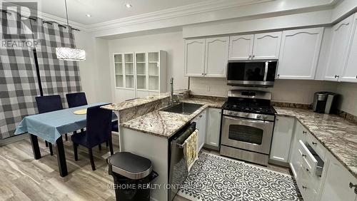 298 Alexander Cres Upper Apt, Milton, ON - Indoor Photo Showing Kitchen