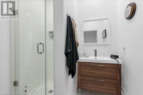 Unit 2 (Main Floor) Bathroom - 480 King William Street, Hamilton, ON - Indoor Photo Showing Bathroom