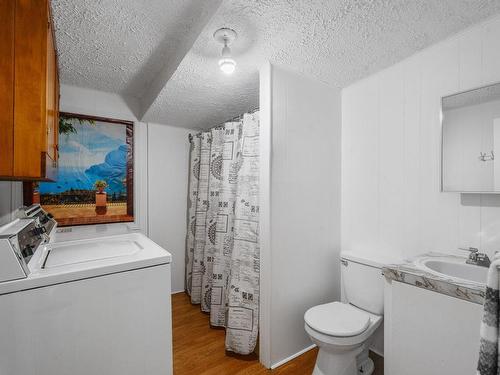 Bathroom - 550  - 552 Rue Lajeunesse, Sainte-Agathe-Des-Monts, QC - Indoor