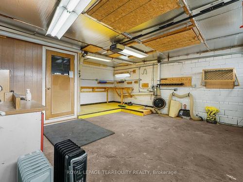 1 Henderson Ave, Markham, ON - Indoor Photo Showing Garage