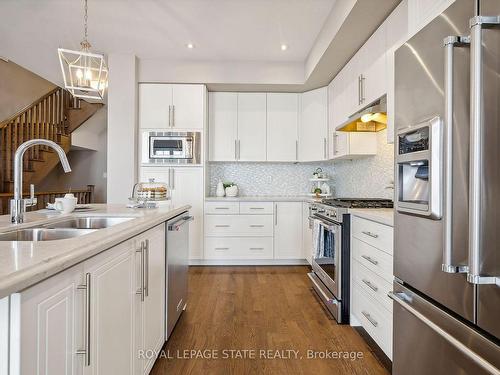 62 Waterview Lane N, Grimsby, ON - Indoor Photo Showing Kitchen With Double Sink With Upgraded Kitchen